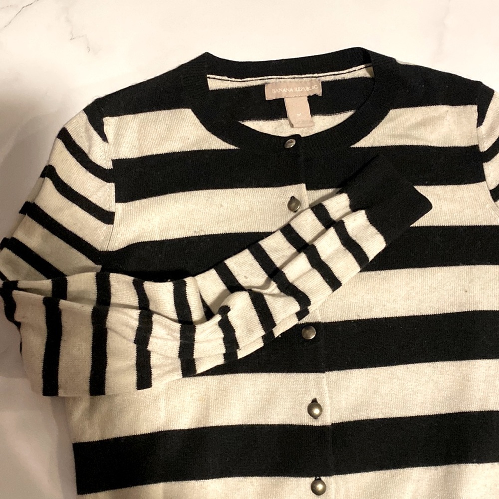 Banana Republic Stripped Round Neck Sweater